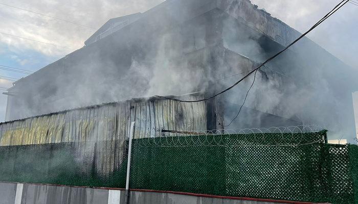 Son dakika İstanbul Sultanbeyli’de mobilya fabrikasında yangın