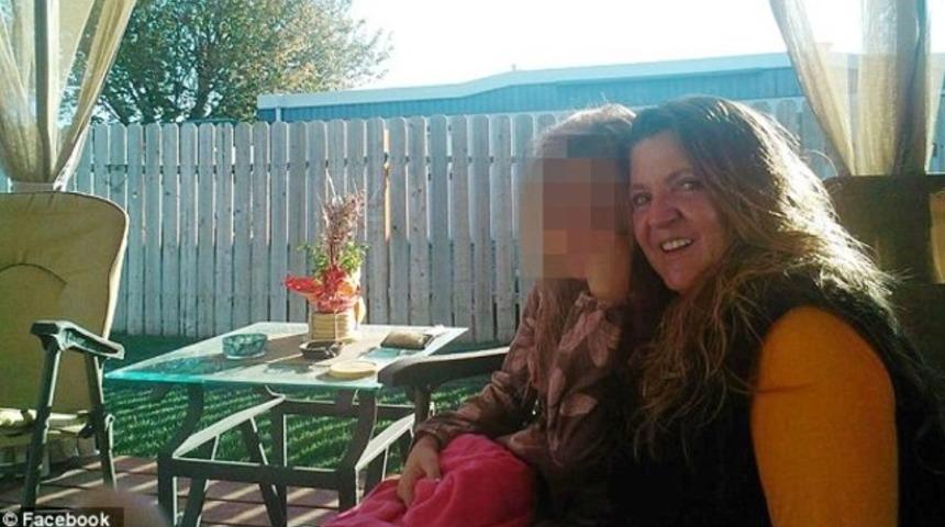 Parası çıkışmayan çocuğa yemek verince kovuldu