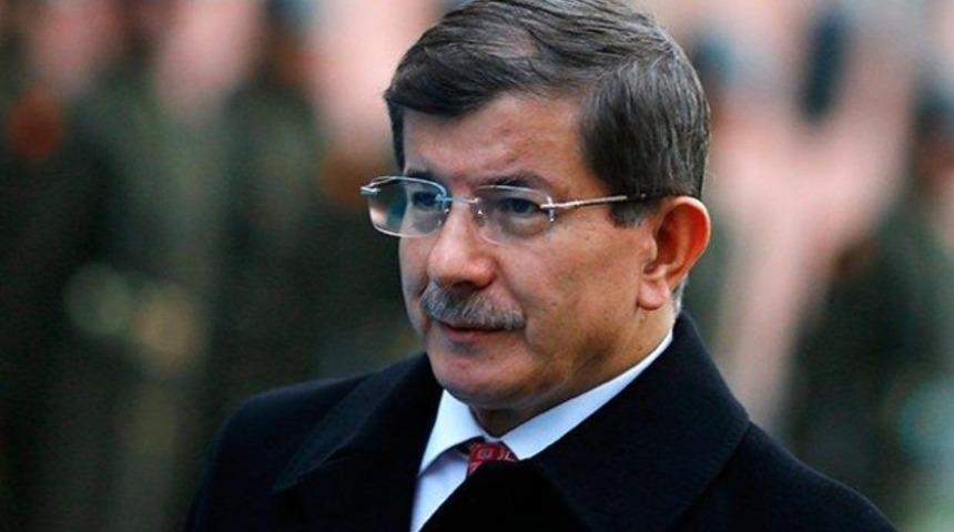 Başbakan Ahmet Davutoğlu: 'İki şeyden uzak durulmalı'