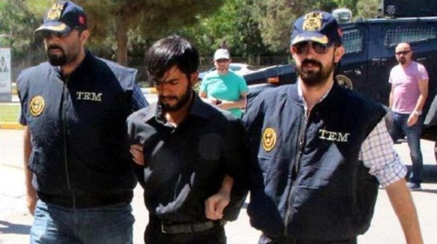 Bayrağı &uuml;zg&uuml;n olduğu i&ccedil;in indirmiş