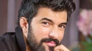 Engin Akyürek'in kardeşi Eren Akyürek ile benzerliği dikkat çekti! İşte ünlü oyuncunun kardeşi 