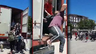 Kaçakçıları taşıyan kamyon Kocaeli'ye geldi, mültecileri böyle bıraktı! O görüntüler sosyal medyayı karıştırdı