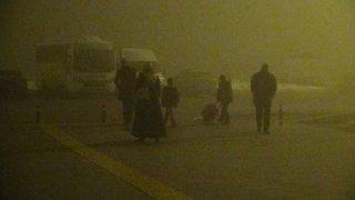 Sis yüzünden acil iniş