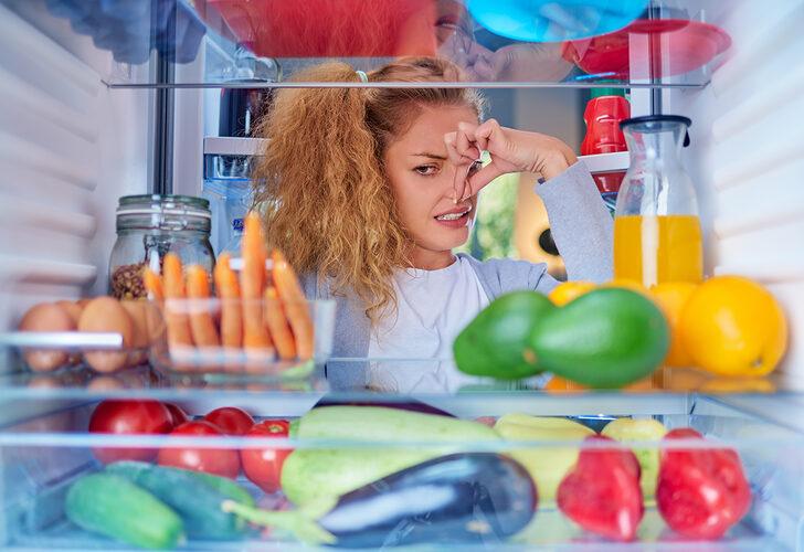 Bu yöntem buzdolabı kokularını kökten çözüyor! Her evde bulunuyor
