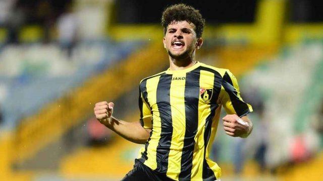 Eslem Öztürk kimdir? İstanbulspor’da sakatlanan Eslem Öztürk nereli ve kaç yaşında? Sağlık durumu nasıl, hangi takımlarda oynadı?