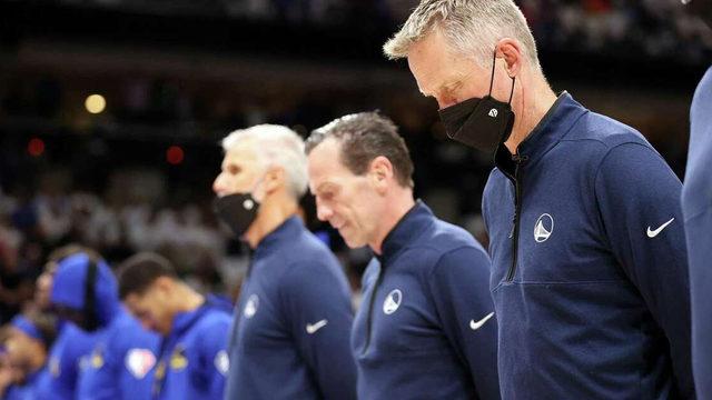 Babasını da teröristler öldürmüştü! Steve Kerr’den ABD’deki ilkokul katliamı sonrası tepki