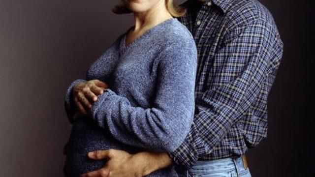 Çocuklarının beşiz olduğunu zannediyordu! Dalağın altına saklanan bir bebek doktorları bile şaşırttı