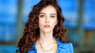 Serkan Çayoğlu ile evliliğe hazırlanan Özge Gürel'den asansör paylaşımı! Ünlü isimlerden yorum yağdı