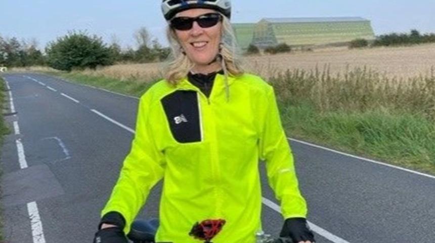 Saçını kuruturken şok yaşadı! Aynada gördüğü…