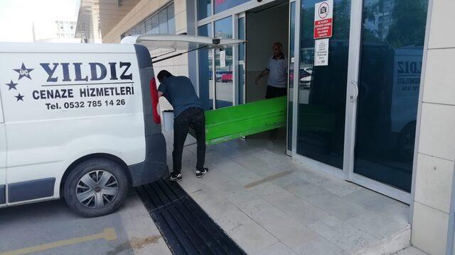 Ukraynalı baba çocuklarını vahşice öldürmüştü! Kahreden kare... İki kardeş aynı tabuta konuldu