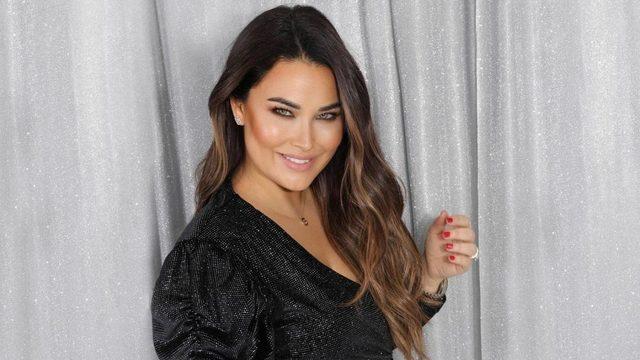 Survivor Panorama sunucusu Hakan Hatipoğlu'nun eşi Gizem Hatipoğlu'ndan mini şortlu poz!