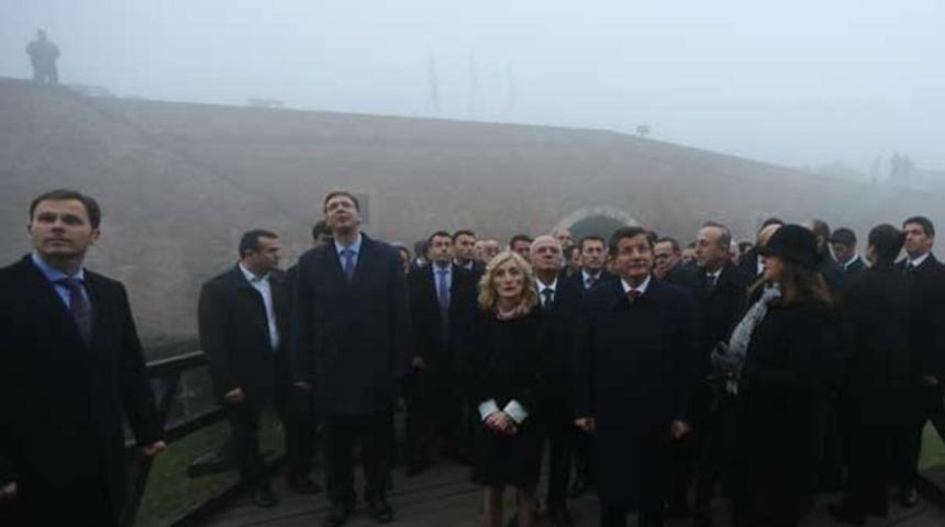 Davutoğlu'nun ziyareti iptal: T&uuml;rkiye'ye d&ouml;necek!