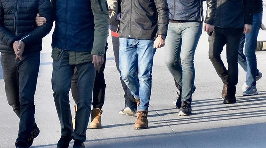 İzmir'de FETÖ'nün hücre evlerine operasyon! Gözaltılar var