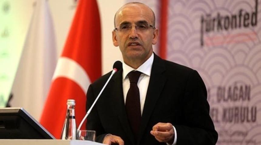 Salon bir anda buz kesti