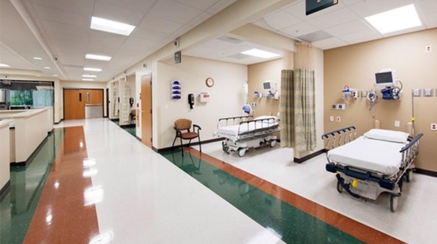 Hastanede maske zorunluluğu tamamen kalktı mı? Maske yasağı hastanelerde devam ediyor mu? Hastanede maske yasağı var mı?