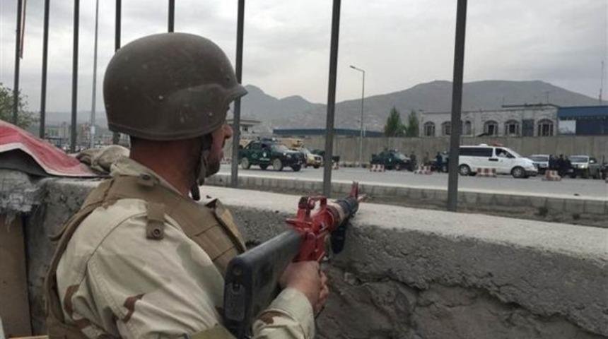 Afganistan'da ABD konvoyuna intihar saldırısı