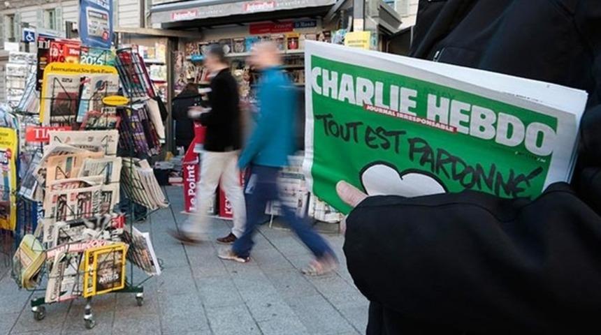 Charlie Hebdo'nun yeni kapağı tartışma yarattı