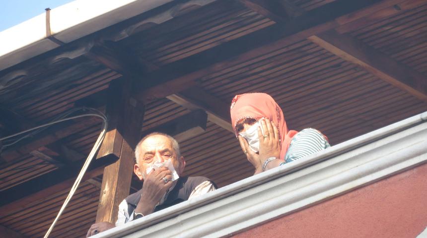 Ümraniye'de yangın! Dumanlar mahalleyi sardı, korku dolu gözlerle beklediler