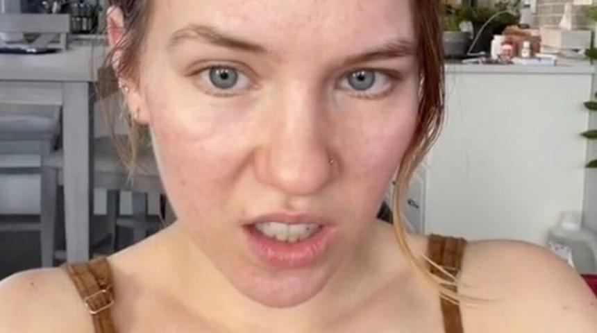 Göğüslerini küçültmek için bıçak altına yattı! “Göğüslerim o kadar büyüktü ki...”