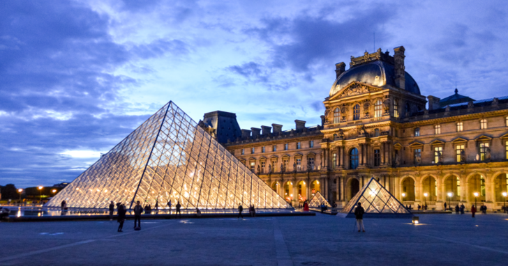Dünyaca ünlü Louvre Müzesi’nde skandal! Eski müdür  tarihi eser kaçakçılığı iddialarıyla gündemde 