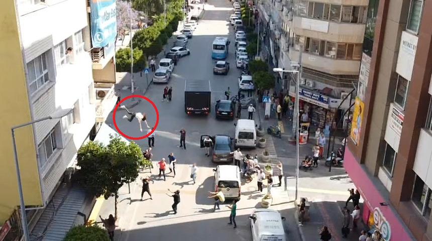 Herkesin gözü önünde dehşete düşüren olay! Henüz 16 yaşındaydı...