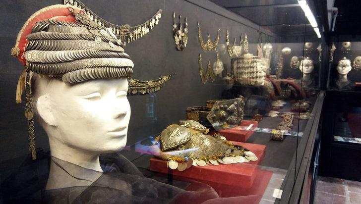 Elbise-i Osmaniye’den sonra toplanan en kapsamlı kıyafet müzesi! Ziyaretçilerini zamanda yolculuğa çıkartıyor G2