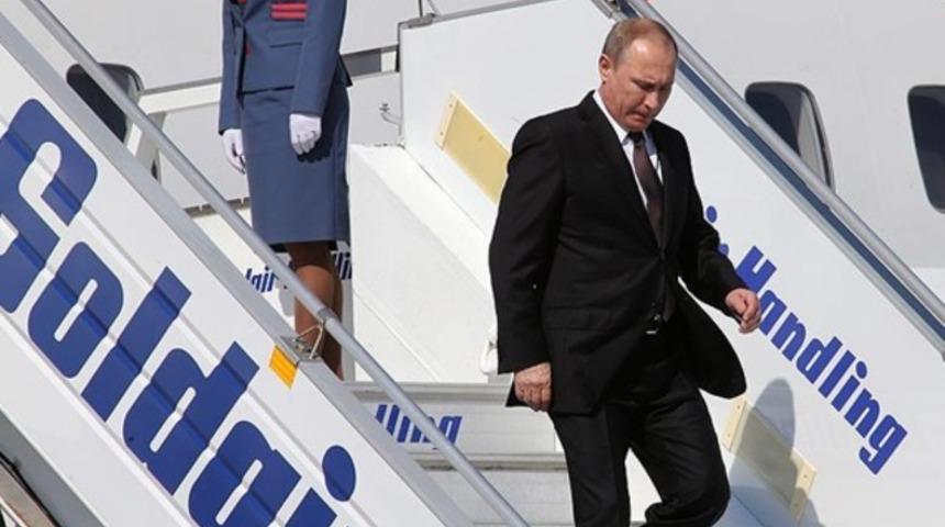 Putin 9 yıl aradan sonra Yunanistan'da