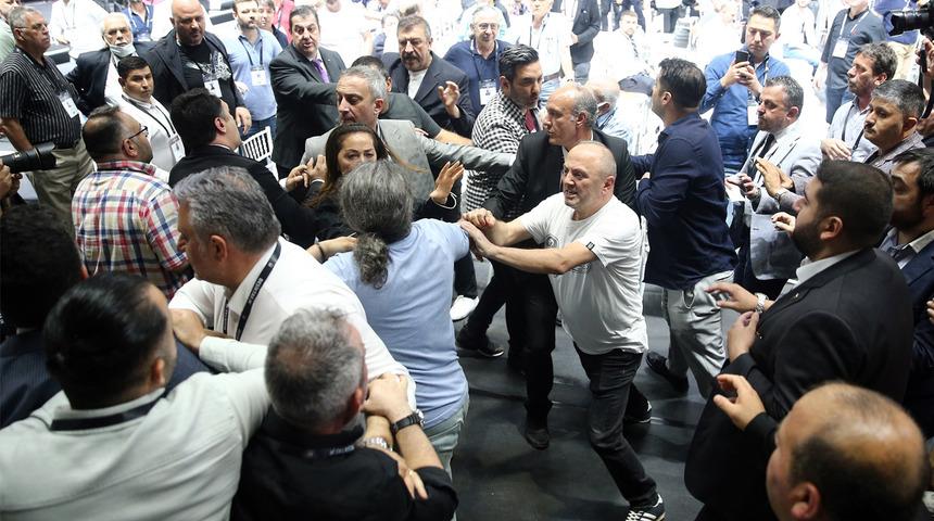 Beşiktaş Genel Kurulu'nda olay var! Emniyet güçleri devreye girdi