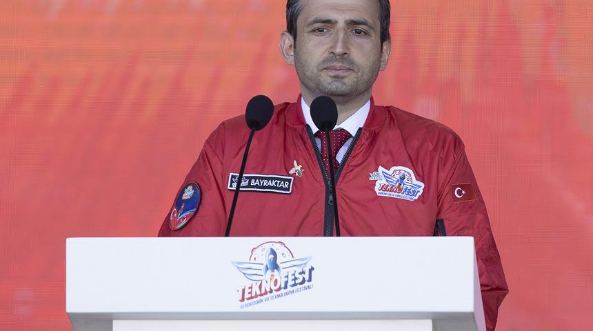 Selçuk Bayraktar'dan TEKNOFEST'te tüm dünyaya mesaj! 'Türkün gücünü görsün, yerini bilsin'