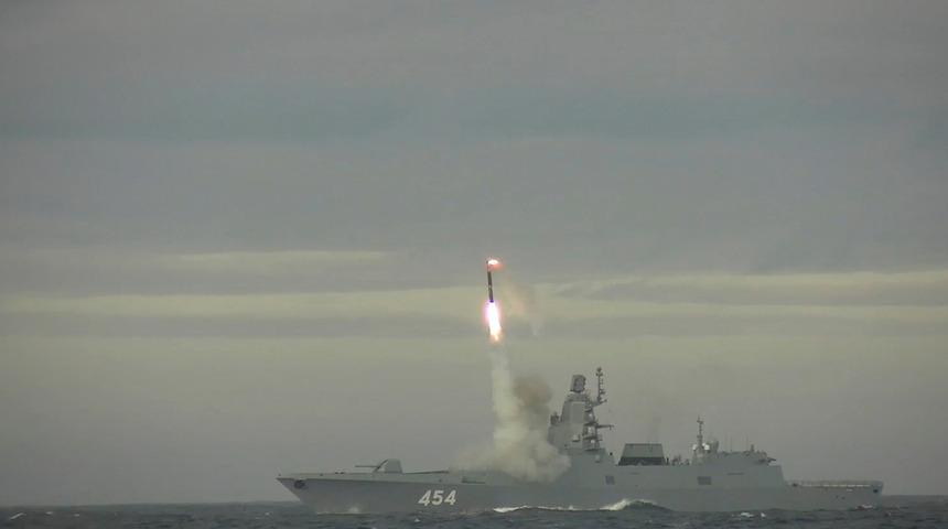 Rusya'dan 'hipersonik' gözdağı! Hedefi 1000 kilometre öteden vurdu