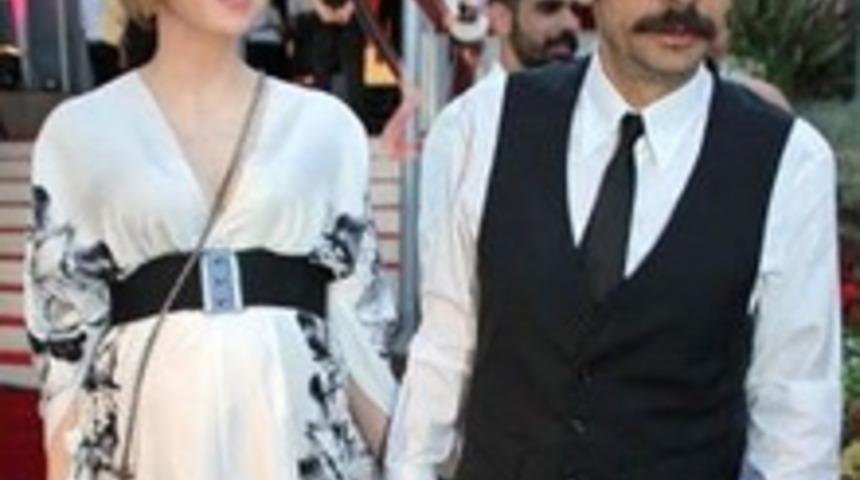 Benimle Evli Olduğunu Unuttu