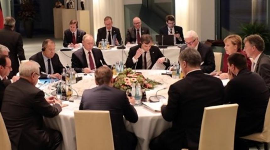 Merkel 4 yıl sonra ilk kez Putin'i ağırladı