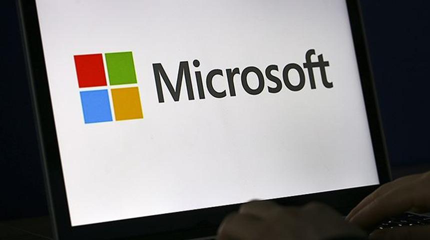 Microsoft'ta yeni bir skandal! Sanal ger&ccedil;eklik g&ouml;zl&uuml;kleriyle yetişkin filmi izlerken yakalandı