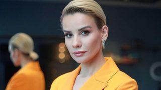 Esra Erol kombiniyle eleştiri yağmuruna tutuldu! Üstünü giymişsin altını unutmuşsun