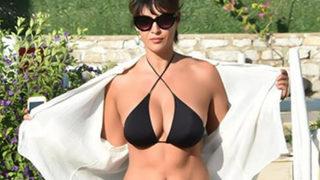 Tuğba Ekinci soyunma odasından paylaştı! İlk havuzuma giriyorum