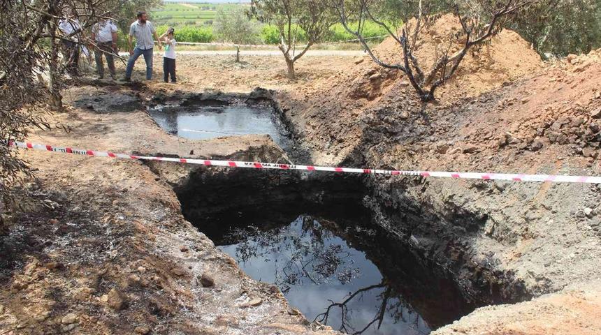 Manisa'da heyecanlandıran olay: Zeytin bahçesinde sondaj yaparken keşfetti... Petrole benziyor! 