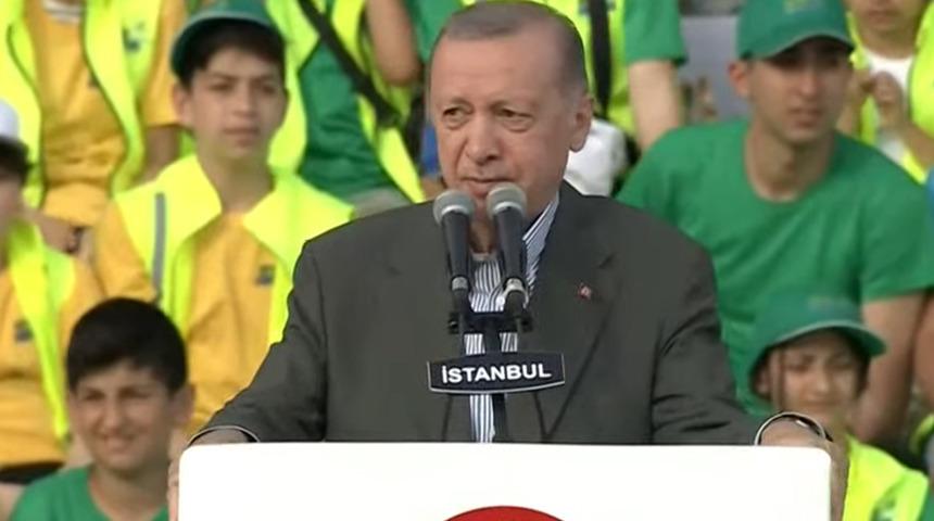 Son Dakika: Cumhurbaşkanı Erdoğan'dan önemli mesajlar! "Teröristlerin kökünü kazımaya devam edeceğiz"