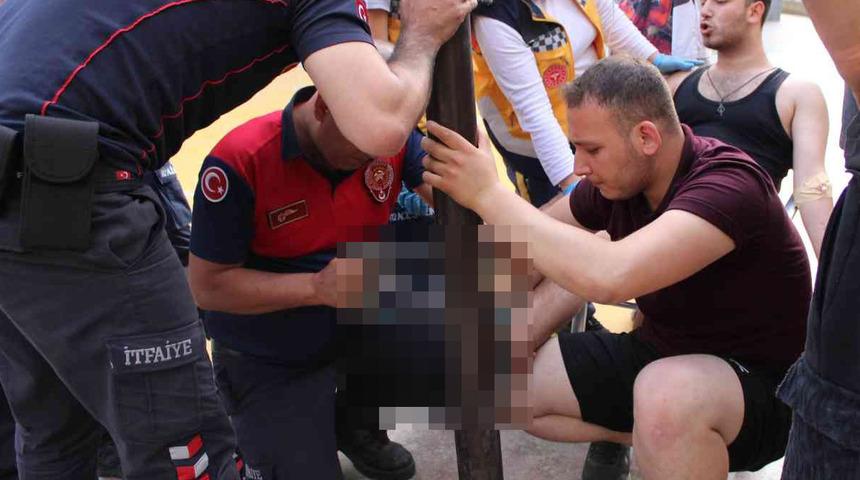 Bir anlık öfke! Acılar içinde yere yığıldı... Herkes oraya toplandı