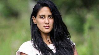 Eski Survivor yarışmacısı Sahra Işık dekolteli pozuyla olay oldu! Sana ne oldu böyle?