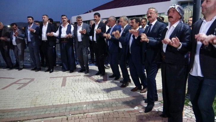 Yok böyle düğün! Gelin ve damadı görenler şaştı kaldı, son yılların en çok takı takılan düğünü...  G2