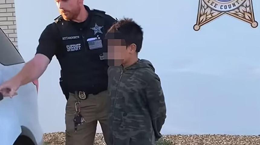 ABD'de panik! 10 yaşındaki çocuk toplu katliam tehdidi nedeniyle gözaltında