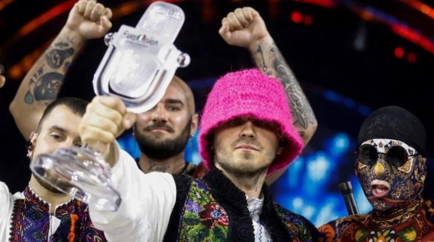 Ukrayna savaşı: Eurovision'u kazanan Kaluş Orkestra kupasını İHA satın alınması için sattı