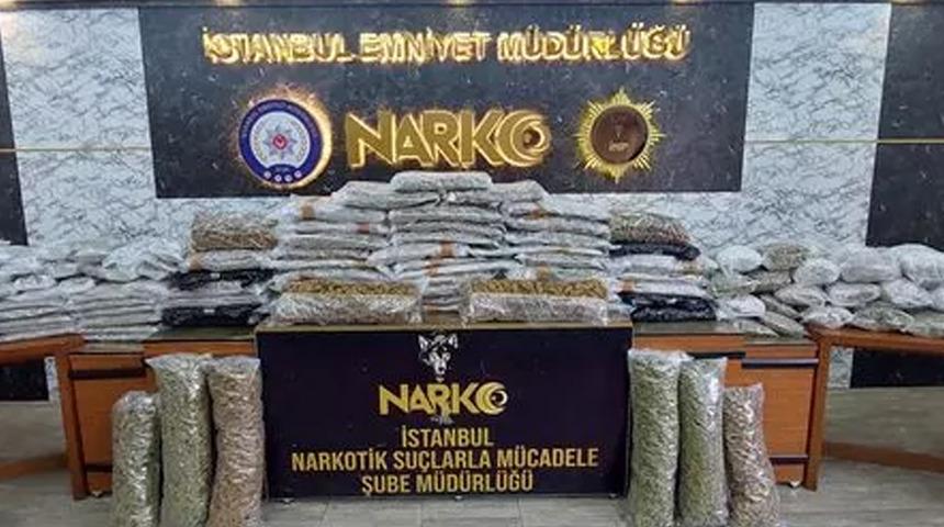 İstanbul'da 120 kilogram esrar ele geçirildi! Operasyon anı kamerada