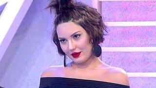 Bahar Candan Dubai'de sarmaş dolaş poz verdi! Uzak Doğulu gençlerle paylaşımı olay oldu