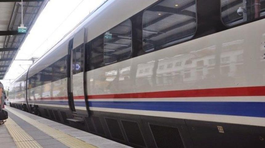 Adapazarı-İstanbul Ekspres treni geri dönüyor