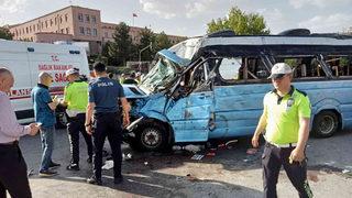 TBMM önünde feci kaza! Defalarca takla attı... 20 kişi yaralandı