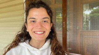 Aslı Bekiroğlu derin göğüs dekolteli pozuyla nefes kesti! İlah mısın silah mısın?