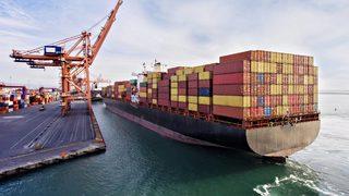 Dış ticaret açığı yüzde yüze yakın arttı