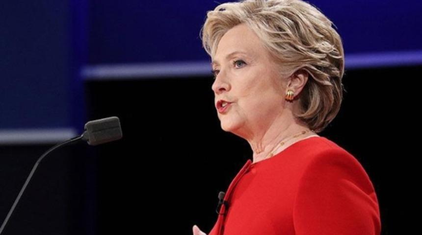 FBI Clinton'un e-posta soruşturmasını tekrar a&ccedil;acak