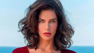 Berrak Tüzünataç'ın cesur transparan kıyafeti olay oldu! Takipçilerden dekolteye yorum yağdı